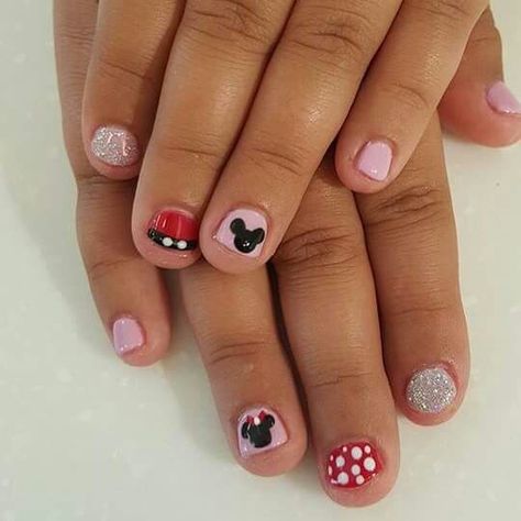 Nails Kids Christmas, Nail Art For Kids Small Nails, Disney Nails Kids, Nail Art Kids Girl, Children Nails Designs For Kids, Toddler Nail Ideas, Toddler Nails Designs Kids, Toddler Nail Designs, Little Kid Nails