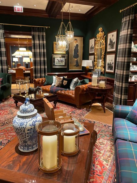 Ralph Lauren Home Living Room, Ralph Lauren Interiors, Scottish Interiors, English Country Decor, Casa Country, English Decor, French Country Decor, Home Library Design, English Country House