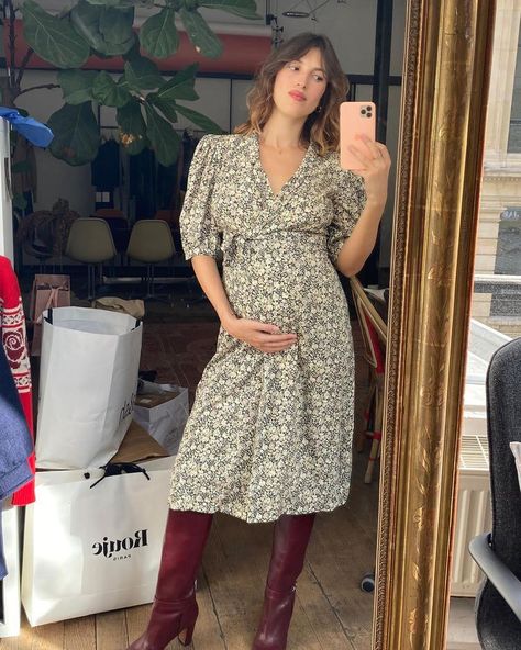 Jean Damas, Jeanne Damas Style, Rouje Paris, Baby Announcement Photoshoot, Dress And Boots, Mum Life, Eclectic Aesthetic, Pregnancy Style, Jeanne Damas