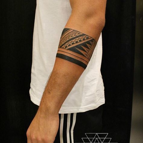 99 Likes, 1 Comments - sven waeber (@svenwaeber) on Instagram: “#blackworktattoo #samoatattoo #tribaltattoo #tatau” Tattoo Placements, Filipino Tattoos, Forearm Band Tattoos, Polynesian Tattoo Designs, Maori Tattoo Designs, Forearm Tattoo Design, Samoan Tattoo, Arm Band Tattoo, Maori Tattoo