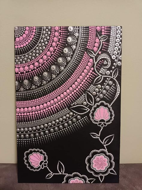 Dot Mandala On Rectangle Canvas, Mandela Dot Art, Rectangle Mandala, Cavas Art, Pen Mandala, Mandala Sketch, Dippin Dots, Black Canvas Paintings, Book Crafts Diy