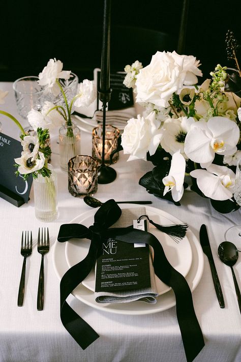 Black Bows Marriage ceremony Tablescape- #Black #bows #tablescape #Wedding Check more at https://howcandothis.com/weddingideas/black-bows-marriage-ceremony-tablescape/ Tablescape Wedding, White Wedding Ceremony, Black And White Wedding Theme, Black Bows, White Wedding Theme, Dream Wedding Decorations, Wedding Reception Inspiration, Black White Wedding, Wedding Bows