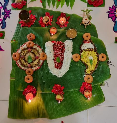 Ammavaru Decoration, Govardhan Pooja, Varalakshmi Vratham, Mandir Decoration, Welcome Home Decorations, Pooja Decor, Mehandi Art, Thali Decoration Ideas, Hindu Rituals