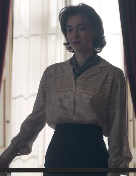 Vanessa Kirby The Crown, Princesa Margaret, Crown Netflix, 40s Outfits, The Crown Series, Crown Aesthetic, Clueless Fashion, Kristen Stewart Style, Vanessa Kirby