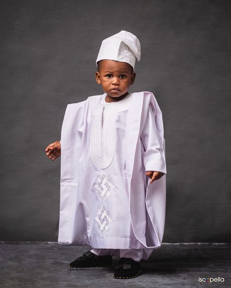 Follow @zayyan_iremide on Instagram Agbada For Kids Boys, Agbada Design For Kids, Children Native Styles For Boys, Agbada Styles For Kids, Agbada For Kids, Native Styles For Men, Kids Bus, African Kids Clothes, Agbada Design