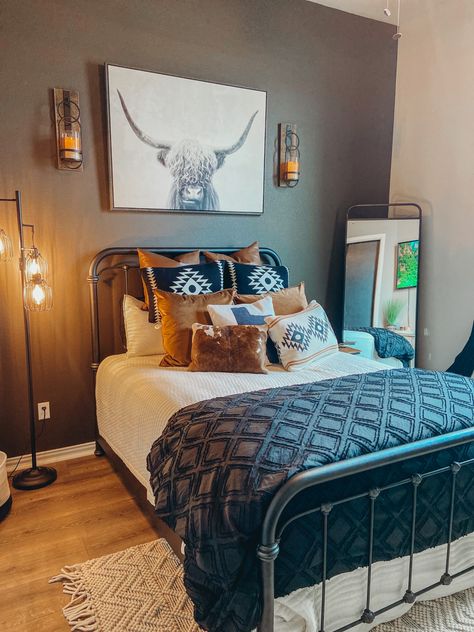 Cowboy Inspired Bedroom, Rust Western Bedroom, Western Small Bedroom Ideas, Aztec Room Decor Bedroom, Western Styled Bedroom, Aztec Inspired Bedroom, Aztec Bedding Bedroom, Boys Western Bedroom Ideas, Western Bedroom Colors Paint