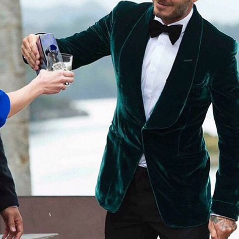 I'd venture to say this is a Tom Ford dinner jacket. The shape of the collar and the detail on the sleeve suggest it. Also, the "liquid" velvet. Navy Blazer Outfits, Velvet Blazer Outfit, Wedding Tux, Blazer Outfits Men, Velvet Suit, Green Blazer, Tuxedo For Men, Velvet Blazer, Velvet Jacket