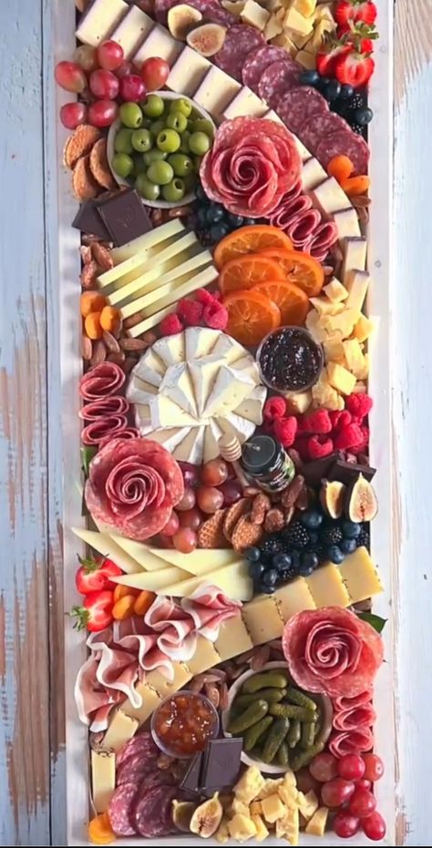 Long Board Charcuterie, Boho Charcuterie Board Ideas, Long Rectangle Charcuterie Board Ideas, Smirly Charcuterie Board Ideas, Charcuterie Board Rectangular, Charcuterie Board Fancy, Dessert Charcuterie Table, How To Fold Salami For Charcuterie, Island Charcuterie Board