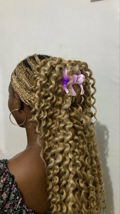 mermaid braids. claw clip hairstyle. blonde. flower bloom claw clip Claw Clip Hairstyles For Braids, Blonde Mermaid Braids, Claw Clip Braids, Braids Claw Clip, Mermaid Braids, Flower Claw Clip, Claw Clip Hairstyle, Clip Hairstyle, Hairstyle Blonde