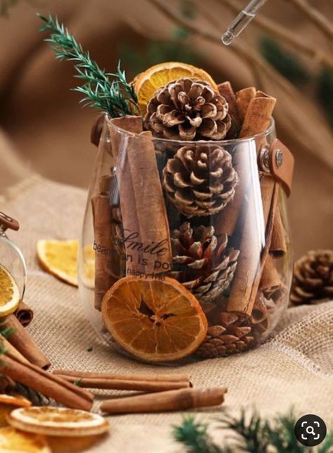 Decorating With Cinnamon Sticks, Cinnamon Decor, Cinnamon Sticks Decor, Cinnamon Stick Candle, White House Christmas, Rustic Candle, Tafel Decor, Cinnamon Bark, Fall Thanksgiving Decor