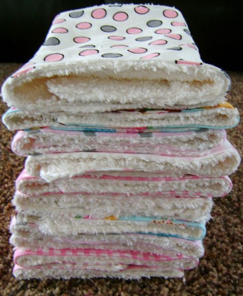 Couture Bb, Rag Quilts, Burp Rags, Costura Diy, Baby Sewing Projects, Quilt Baby, Craft Sewing, Baby Burp Cloths, Baby Projects