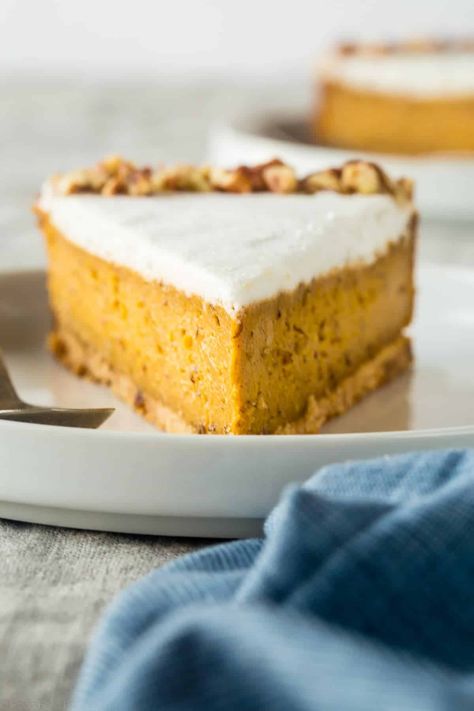 Gluten Free Carrot Cake Vegan Cheesecake | Food Faith Fitness Carrot Cake Vegan, Flaxseed Recipes, Paleo Cheesecake, Healthy Pumpkin Cheesecake, Vegan Carrot Cake, Gluten Free Carrot Cake, Carrot Cake Cheesecake, Paleo Foods, Cake Cheesecake