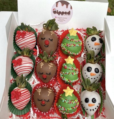 Christmas Covered Strawberries, Christmas Strawberries, Strawberry Business, Strawberries Ideas, Christmas Strawberry, Strawberries Bouquet, Strawberry Ideas, Chocolate Covered Strawberries Bouquet, Strawberry Gifts