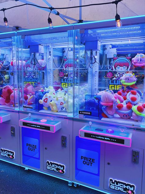 claw machine!! Claw Machine Arcade, Claw Machine Aesthetic, Aesthetic Subliminal, Arcade Core, Arcade Claw Machine, Custom Keyboards, Portfolio Cover Design, Background Elements, Crane Game