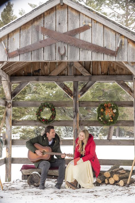 Hallmark Movies Aesthetic, Hallmark Christmas Movies Aesthetic, Hallmark Movie Aesthetic, Christmas Rom Coms, Hallmark Aesthetic, Hallmark Christmas Aesthetic, Christmas Getaways, Hallmark Mysteries, Best Christmas Movies