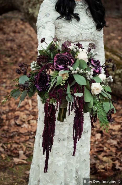 Deep Purple Wedding Centerpieces, Purple Wedding Flowers Bouquet, Purple Wedding Flowers Centerpieces, Deep Purple Wedding, Dark Purple Wedding, Moody Botanical, Purple And Green Wedding, Wedding Flower Guide, Purple Bouquets