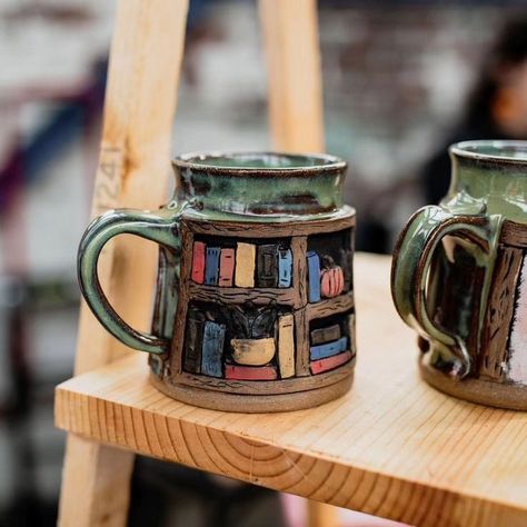 I want to keep this cup in my collection. 🧮 Ceramics Pottery Mugs, Bookshelf Art, Organic Ceramics, Hand Painted Mugs, Aesthetic Boys, Handmade Paper Crafts, Painted Mugs, Clay Mugs, Bookshelves Diy