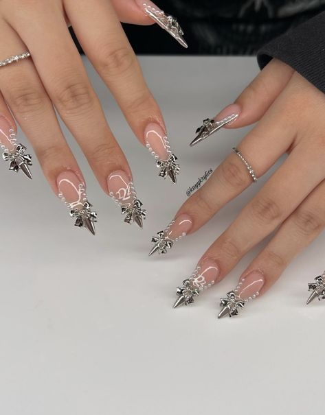 Nails With 3d Charms, Bare Nails, Purple Contacts, China Nails, Clothes Board, Long Stiletto, Coffin Press On Nails, Nail Forms, Gradient Nails