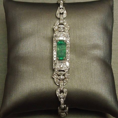 Art Deco Emerald Bracelet | 1920s Emerald Bracelet | Antique Green Gemstone Bracelet Antique Emerald Bracelet, Art Deco Jewellery 1920s, Art Deco Jewelry Bracelet, 1920 Jewelry, Art Deco Jewelry Rings, Bijoux Art Deco, 1920s Jewelry, Art Deco Emerald, Antique Green