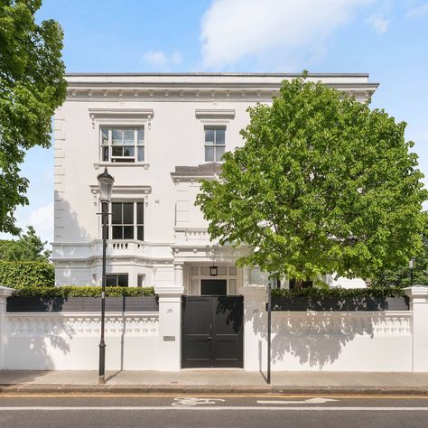 Chelsea House London, Tom Ford Interior, Chelsea Townhouse, London Homes, London Mansion, Townhouse Exterior, West Facing Garden, London Townhouse, London Home