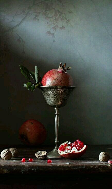 Pomegranate Art, Photo Hacks, Fruit Photography, Still Life Photos, Still Life Drawing, Still Life Art, Fruit Art, Greek Gods, Life Inspiration