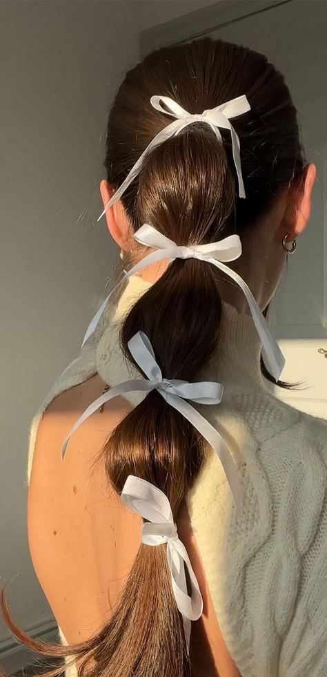 half up half down with bow, easy half up with bow, easy bun hairstyle with bow, bow hairstyles, bubble braid with bow, bun with bow cute hairstyle, coquette hairstyle, bubble ponytail with bow, everyday hairstyle, ponytail with bow Spring Haircuts, Κούρεμα Bob, Birthday Hairstyles, Easy Bun Hairstyles, Bow Hairstyle, Fishtail Braid, Classic Hairstyles, Ribbon Hairstyle, Trendy Hair Color