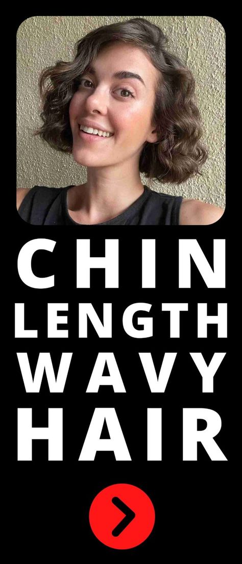 Chin-Length One-Length Wavy Bob Cut with a Deep Side Part Wavy Hair Ideas, Short Angled Bobs, One Length Bobs, Loose Curly Hair, Wavy Bangs, Chin Length Haircuts, Wavy Bob Haircuts, Easy Hair Cuts, Short Haircut Styles