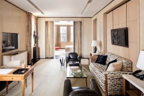 Peter Marino Designed This Beautiful $15 Million Manhattan Apartment Photos | Architectural Digest Peter Marino Interior, Kids Room Interior Design, Manhattan Apartment, York County, Paris Chic, Simple Living Room, New York Apartment, Work Place, Best Interior Design