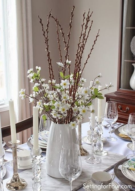 Kitchen Table Centerpiece, Spring Table, Room Table, Place Settings, Dining Room Table, Kitchen Table, A Table, Decor Ideas, Dining Room