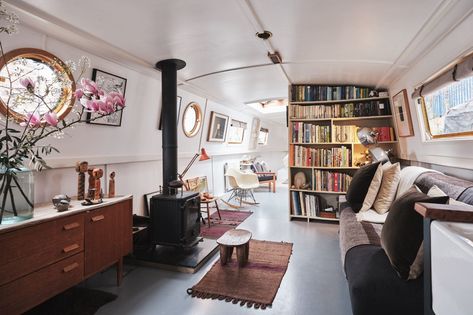 The Nordroom - A Cozy and Stylish Houseboat in London Canal Boat Interior, Bohemian Apartment, Boat House Interior, Houseboat Living, Living On A Boat, Boat Interior, Canal Boat, Tiny House Movement, Houseboat