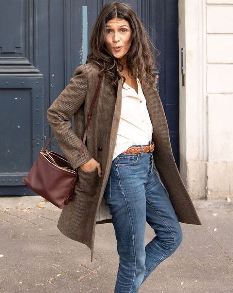 Charlotte Husson, Mister K, Minimal Style Outfits, Stylish Capsule Wardrobe, Parisian Outfits, Street Style Fall Outfits, Older Women Fashion, Style Inspiration Fall, Light Blue Jeans