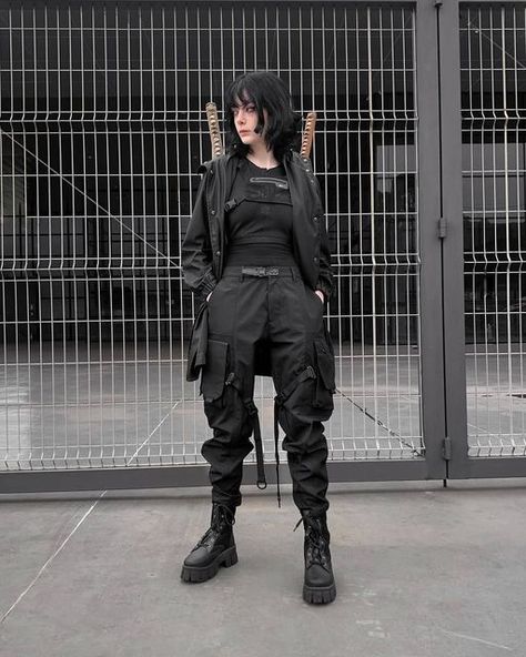 Women’s Techwear, Techwear Women Aesthetic, Techwear Female Outfits, Soft Techwear, Tech Wear Women, Techwear Outfits Women, Techwear Female, Tech Wear Aesthetic, Female Techwear