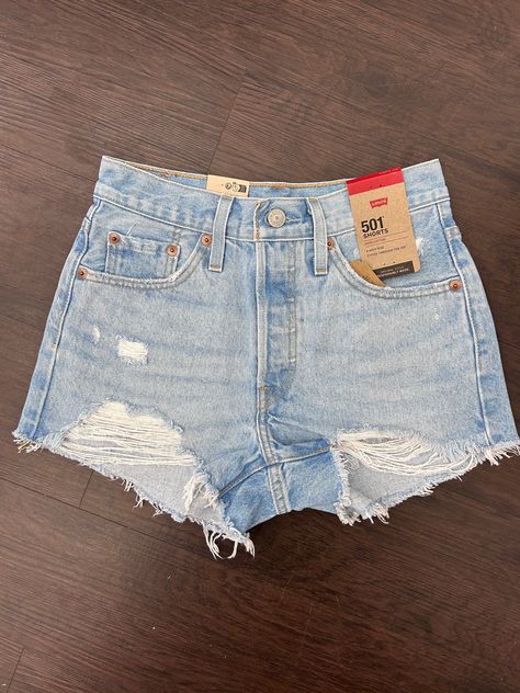 LEVI'S 501 short-Ojai T3 - 24 Summer Jean Shorts, Levi 501 Shorts, Levis Shorts, Short Pollera, High Rise Jean Shorts, Levi Jean Shorts, Outfit Inspo Summer, Casual Preppy Outfits, Outfit Inspo Casual