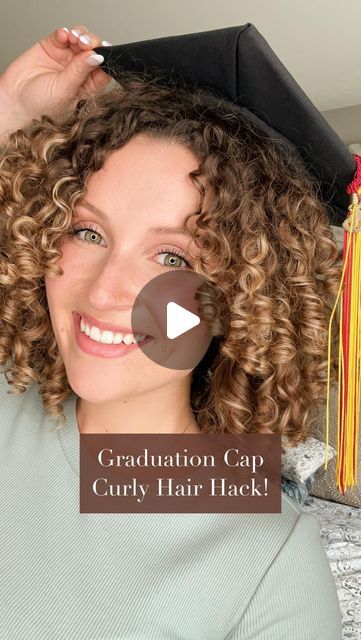 Marisa Mondoro on Instagram: "✨Graduation Cap Hack✨
🌙REPOST FROM LY! Struggling with wanting to wear your graduation cap for graduation?! Here is the hack I did when I graduated college in 2019🤯 …..5 years already WHAT!?

✨How To✨
🌙You will need, A headband, A safety pin and heavy duty tape. 
🌙Align the headband in the middle of the cap
🌙Secure it down with a few pieces of tape. 
🌙Once secure, fold the fabric around the cap and pin it together. 
🌙NOW GO GRADUATE WITH THOSE CURLS

✨No excuse straightening your curls now 😉😉😉😉😉😉😉

❓Are you graduating this year?! Leave a comment below ⬇️⬇️⬇️
.
.
.
#curlyhair #curlyhairhacks #graduationcap #curlyhaircare #naturallycurly #3bhair #curlyhairtutorial" Graduation Hairstyles With Cap Curls, Graduation Cap Headband Hack, How To Wear Graduation Cap, Graduation Cap Hacks, Curly Hair Graduation Cap, Cap And Gown Hair, Hairstyles For Graduation Cap, Graduation Hairstyles With Cap, 3b Hair