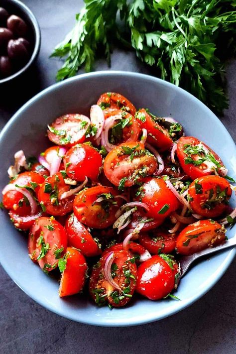 Middle East Salad, Middle Eastern Sides, Middle Eastern Vegetables, Middle Eastern Vegetable Recipes, Salad Recipes Middle Eastern, Middle Eastern Bbq Recipes, Carribean Salad, Middle Eastern Salad Recipes, Middle Eastern Side Dishes