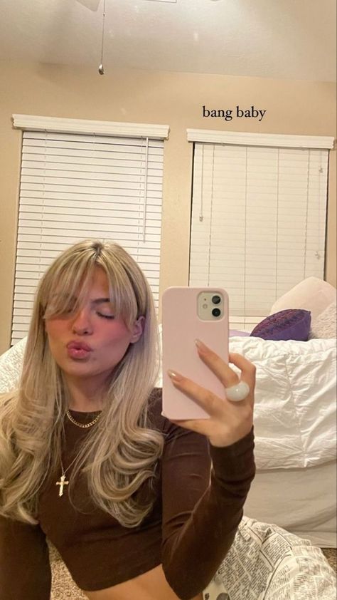 Long Bangs Unstyled, Platinum Blonde Highlights On Light Brown Hair, Sabrina Hair, Blonde Hair Fringe, Ash Blonde Hair Balayage, Blonde Layered Hair, Poofy Hair, Blonde Bangs, Layered Hair With Bangs