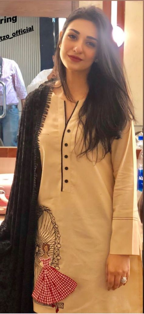 Sarah Khan Pakistani Actress Suits, Sarah Khan Pakistani Actress, Sarah Khan Dresses, Pakistani Actress Dresses, Pakistan Beauty, Sara Khan, Sarah Khan, Dresses Pakistani, Indian Sari Dress