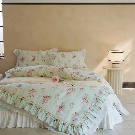 Elegant Vintage Floral Lovely White Lace and Ruffle Chic 100%Cotton Girls Duvet cover set Soft Quilted Bedspread 2Pillowcases - AliExpress 15 Girls Duvet Covers, Living Room Furnishings, Bedding Essentials, Diy Trends, Quilted Bedspreads, Blanket Sizes, Floral Vintage, Duvet Cover Set, Duvet Cover Sets