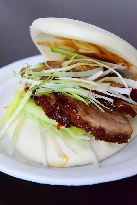 Chai Wu  - Chinese special roast duck with mantou bun Chinese Steam Bun Recipe, Bao Burger, Cooking Quinoa, Pork Belly Bao, Pork Bun, Gua Bao, Pork Adobo, Braised Pork Belly, Crispy Pork Belly