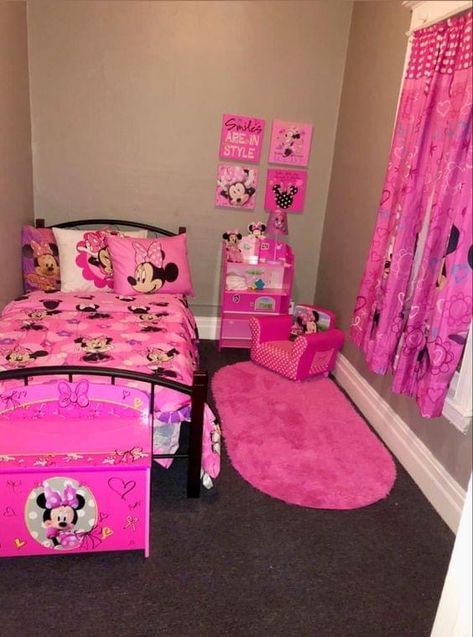 Minnie Mouse toddler girl bedroom. Too cute 😍