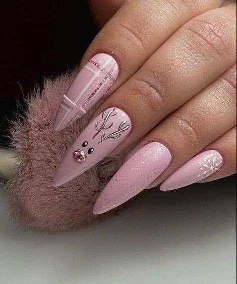 Pastel Pink Christmas Nails, White December Nails, Glam Winter Nails, Pink November Nails, Pink White Christmas Nails, Pink Winter Nails Almond, Light Pink Winter Nails, Soft Almond Nails, Classy Christmas Nails Almond