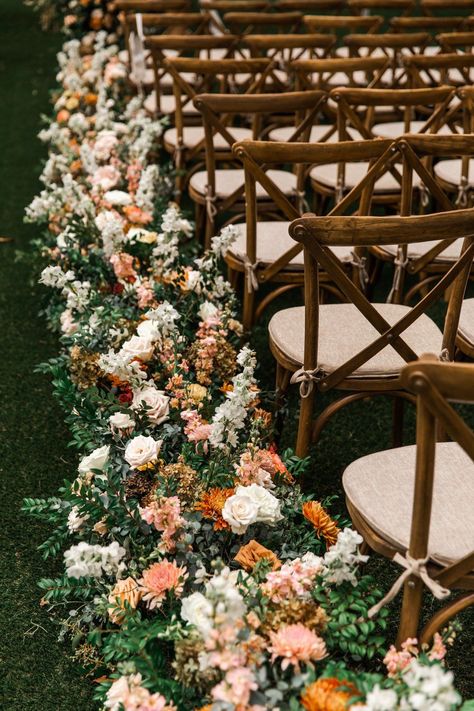 Aisle Meadows, Terra Cotta Blush, Wedding Flower Arrangements Fall, Wedding Outside, Fall Garden Wedding, Wedding Isles, Autumnal Wedding, Aisle Flowers, Fall Floral Arrangements