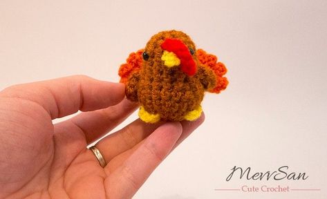 Amigurumi Turkey, Turkey Crochet, Crochet Poppy Pattern, Thanksgiving Crochet Patterns, Crochet Thanksgiving, Crochet Turkey, Small Amigurumi, Bird Crochet, Thanksgiving Crochet