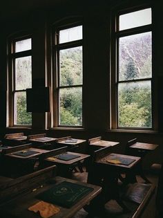 Boarding School Dorm, Wizarding Schools, Dark Academia School, Boarding School Aesthetic, Teacher Aesthetic, School Interior, Life Vision, Dream School, School Room