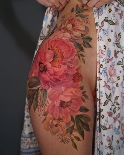 Floral Hip Tattoo, Flower Leg Tattoos, Flower Hip Tattoos, Colorful Flower Tattoo, Colour Tattoo For Women, Floral Back Tattoos, Floral Thigh Tattoos, Flower Thigh Tattoos, Hip Thigh Tattoos