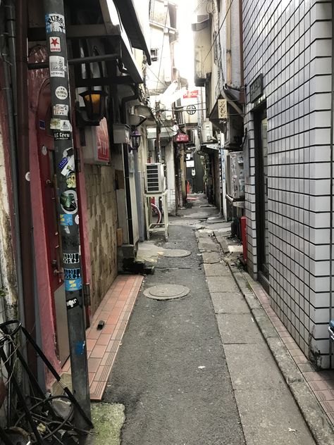 Japanese Alleyway, Japanese Background, Asia City, Acid Art, Japan Illustration, Japan Landscape, Art Major, Japan History, Cyberpunk Aesthetic