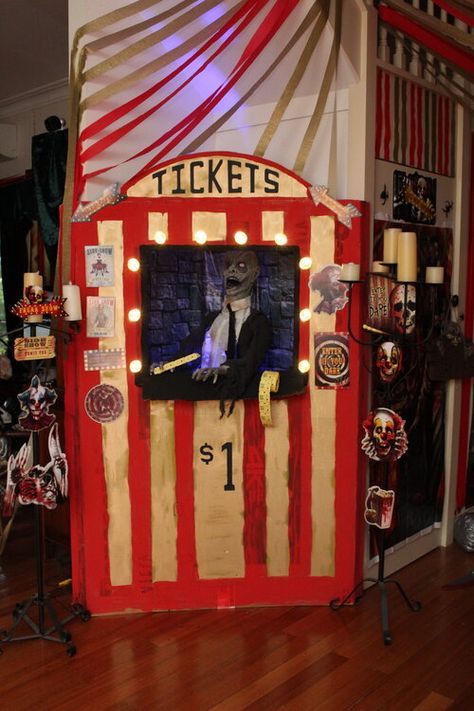 Evil Carnival, Halloween Carnevil, Chic Party Ideas, Haunted Circus, Asylum Halloween, Carnival Tent, Carnival Signs, Haunted Carnival, Carnival Tickets