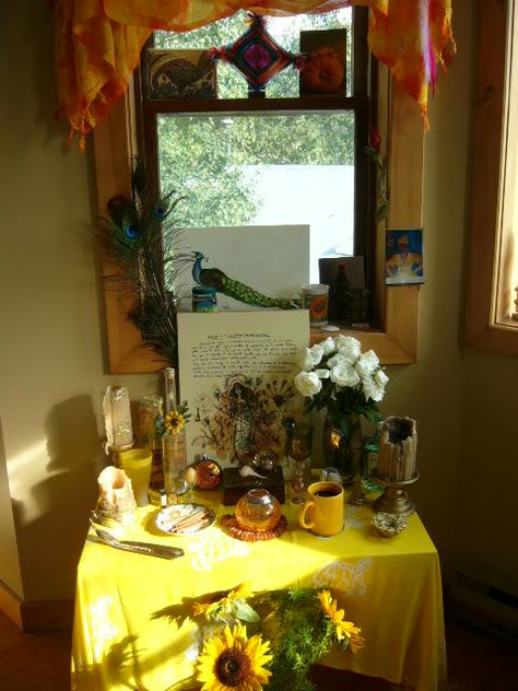 This is a beautiful home altar to Oshun ✨ Oshun Goddess Altar, Orisha Altar Ideas, Orisha Altar, African Ancestor Altar Ideas, Ifa Alter, Oshun Alter, Oshun Altar Ideas, Ifa Altar, Santeria Altar