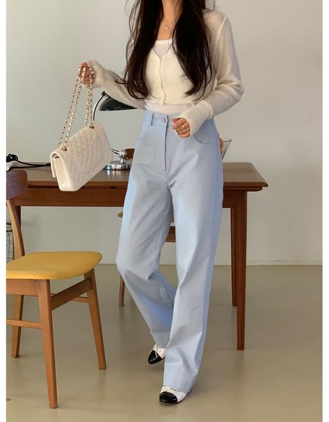 Light Blue Pants, Korean Fits, Pants Style, Blue Pants, Casual Style Outfits, Style Outfits, Fashion Pants, Casual Style, Outfit Ideas