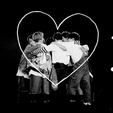 Ot7 Icon, Bts Black And White, Blood Art, Bts Ot7, Boy Scout, Black And White Posters, First Love Bts, Bts Aesthetic Pictures, Black And White Aesthetic